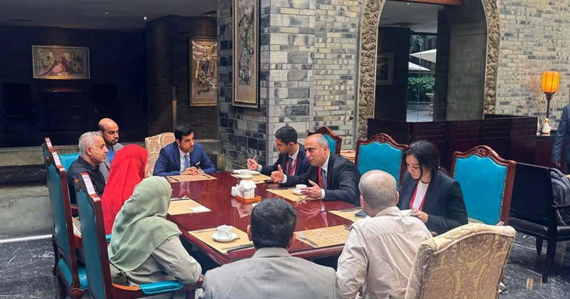Emin Əmrullayev omanlı həmkarı ilə görüşüb