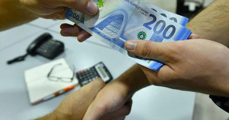 Məhkəmə tanışına 10 min “atan” şəxslə bağlı qərar çıxardı