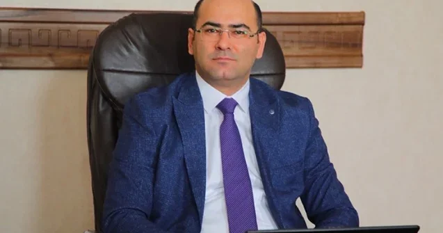 12 il sonra vəzifəsindən azad olundu