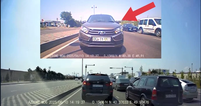 Qarşıda sıxlıq olduğunu görə görə siqnal verib sürücünü qəzəbləndirdi VİDEO