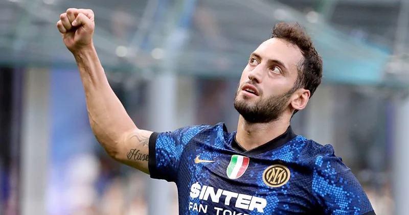 Hakan Çalhanoğlu İtaliyadan ayrılır İnter ona əvəzləyici tapdı