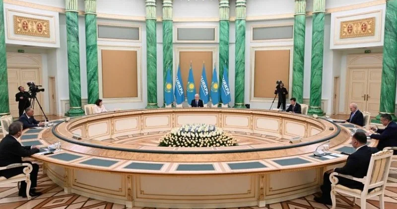 Tokayev TDT dövlət başçılarının qeyri rəsmi görüşünün Qazaxıstanda keçirilməsini təklif edib