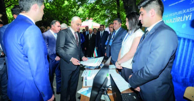 Muxtar respublikada karyera sərgisi