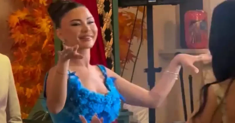 Aysel özünə ad günü edir