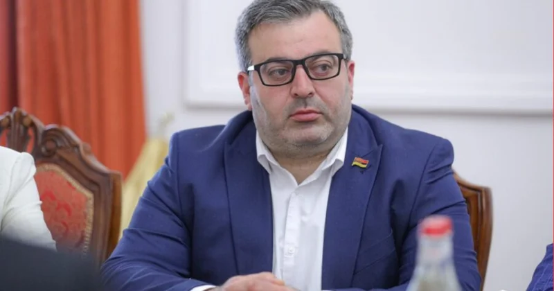 Danelyan: “Paşinyan Əliyevin kofe dəmləyənidir”