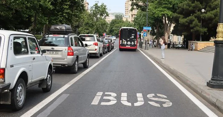 Sürücülərə ŞAD XƏBƏR: avtobus zolaqlarında xüsusi yerlər ayrılır VİDEO