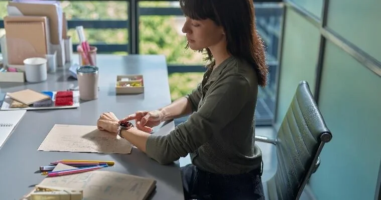 HUAWEI WATCH 5 YENİ NƏSİL SENSOR TEXNOLOGİYASI X TAP SENSORU SAĞLAMLIQDA RƏQƏMSAL İNQİLAB