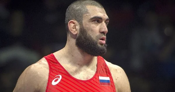 Rusiyalı Olimpiya çempionu iki medaldan məhrum olunub