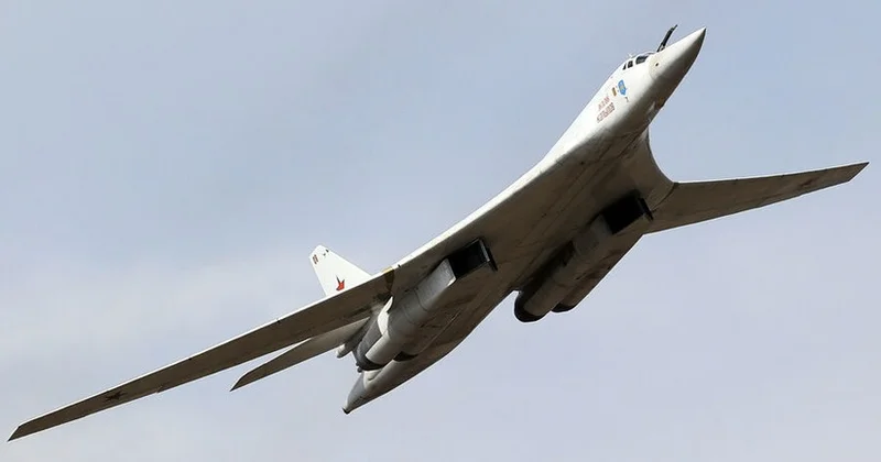 СМИ: Россия перебрасывает свои самые ценные самолеты подальше от Украины