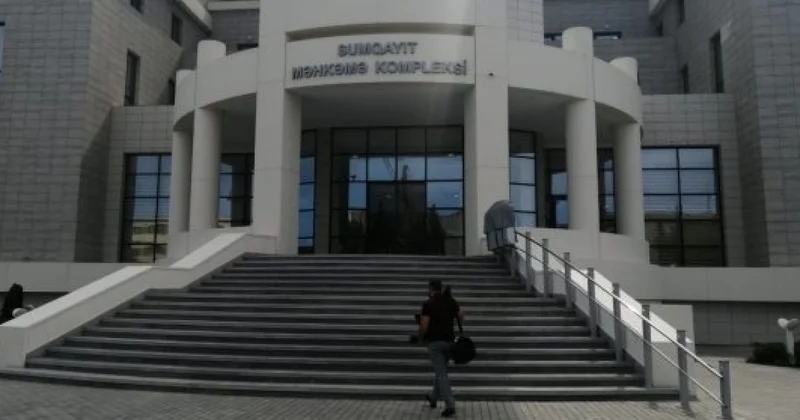 В Азербайджане экс чиновника таможни приговорили к 8,5 года за взятки