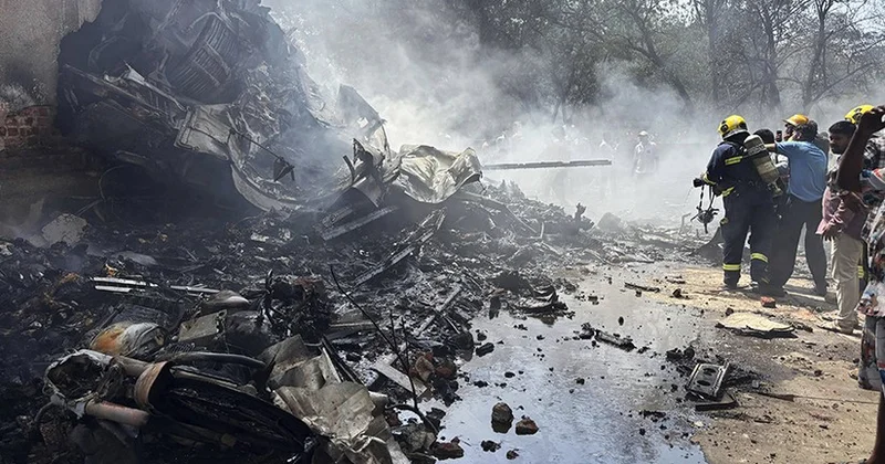 СМИ: Отказ обоих двигателей мог стать причиной крушения самолета в Индии, в авиакатастрофе погибли более 290 человек