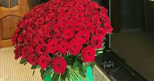 Mənimsədiyi pullarla sevgilisinə 1000 qızılgül almışdı 8 illik həbs
