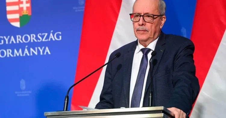 Macarıstan gündə bir milyon avro kəsilən cəriməni ləğv etdirmək istəyir