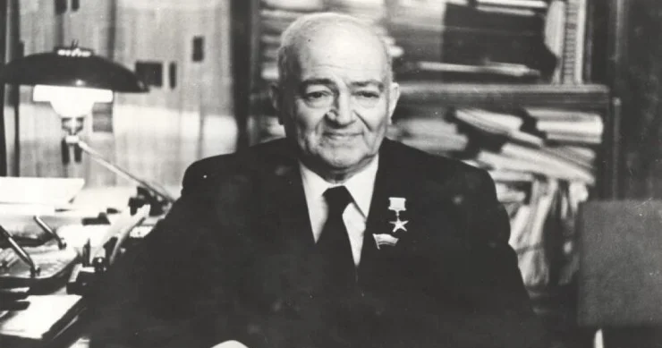 Mustafa Topçubaşov kimdir? Akademik, cərrah, pedaqoq
