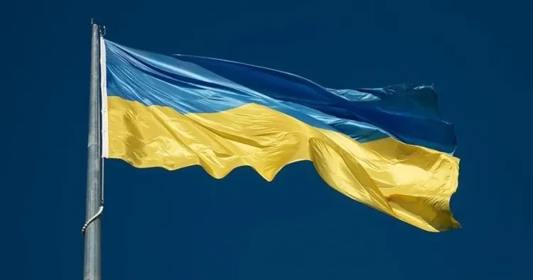 Ukrayna iqtisadi və hərbi çöküşlə üz üzədir
