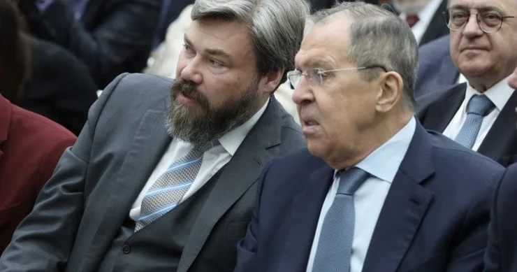 “ERMƏNİSTAN BİZƏ QARDAŞ DÖVLƏT DEYİL!” Putinə yaxın oliqarx ermənilərin pasportlarını almağa çağırdı