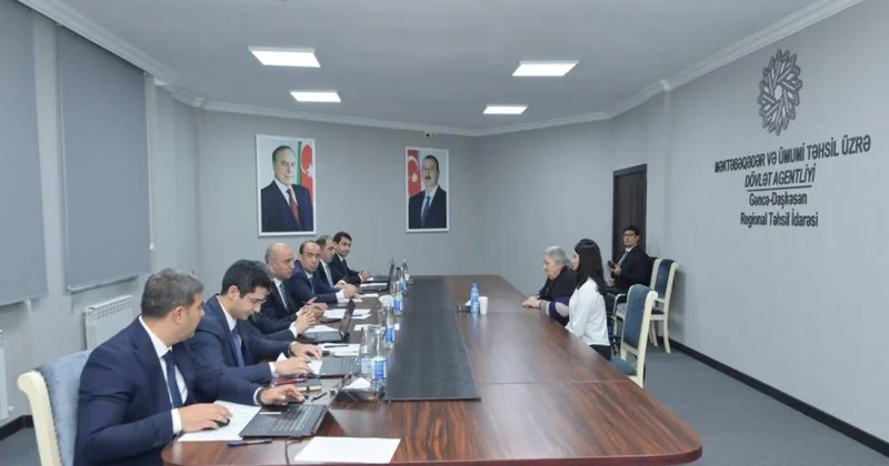 Elm və təhsil naziri Gəncədə vətəndaşları qəbul edib