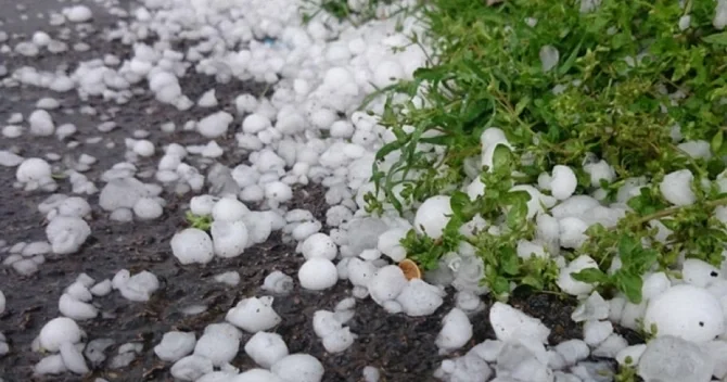 Bu rayonların kəndlərinə dolu düşüb FAKTİKİ HAVA