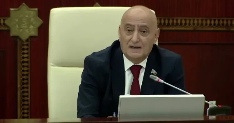 Övladlarımızın şüurunun və düşüncə tərzinin yad qüvvələrin təsiri altına düşməsinə biganə qala bilmərik