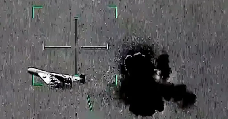 KİV: ABŞ Hörmüz boğazı istiqamətində uçan iki İran dronunu vurub