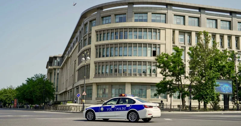 Yol Polisi “Son zəng” günü ilə əlaqədar şagirdlərə və valideynlərə müraciət etdi