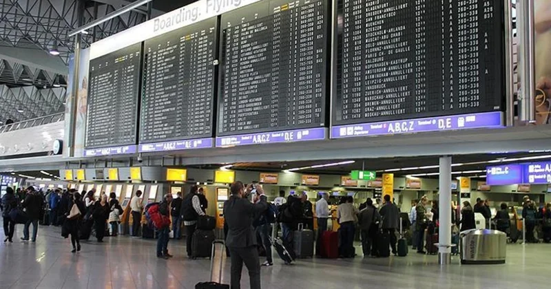 Hamburq aeroportumda uçuşlar dayandı SƏBƏB