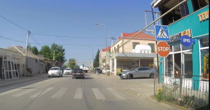 Bu keçiddə piyada olmasa da cərimə yazıla bilər Gülməli vəziyyət VİDEO