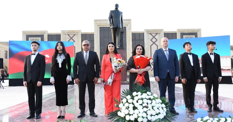 Qaradağda Milli Qurtuluş Gününə həsr olunan konsert keçirildi FOTOLAR