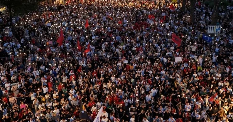 Albaniyada kütləvi etirazlar başlayıb: “Əsas məsələ bu hökuməti devirməkdir”