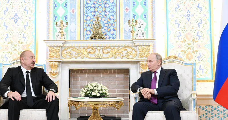 Алиев поздравил Путина