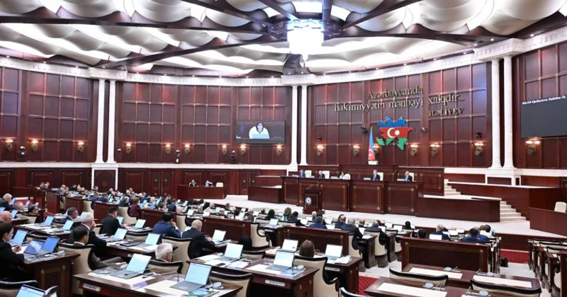 Milli Məclis növbədənkənar sessiya çərçivəsində daha 10 məsələnin müzakirəsinə başlayıb