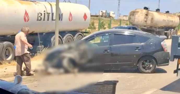 Balaxanıda “Prius” işıq dirəyinə çırpıldı VİDEO