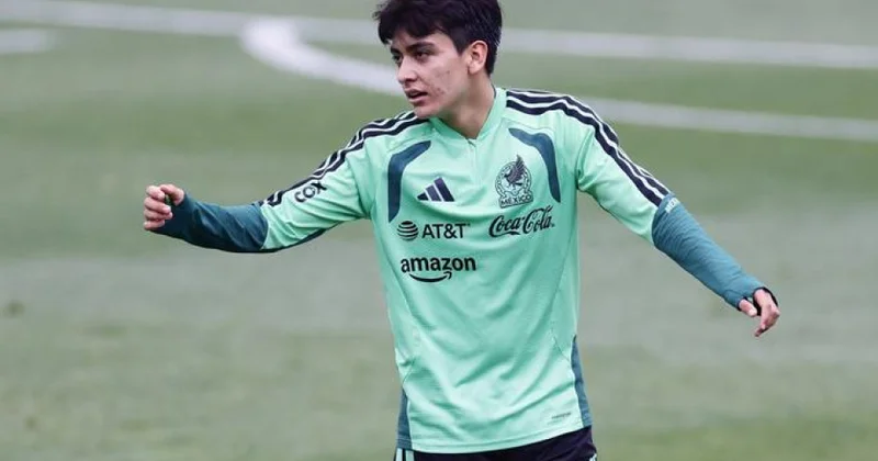 Meksika millisinin futbolçusu dünya çempionatlarının tarixinə düşüb