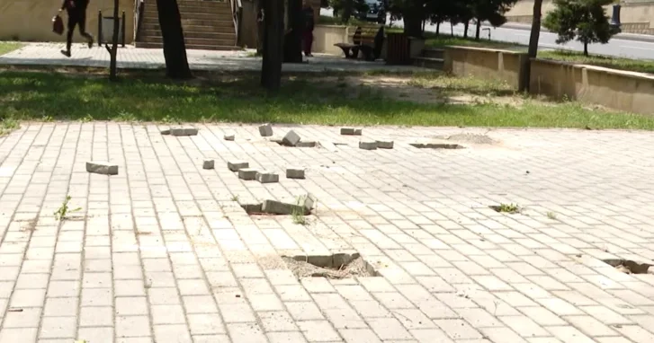 Массовый демонтаж в парке в Баку: власти объяснили причины ликвидации тренажеров и качелей
