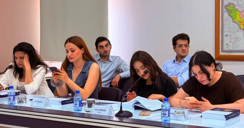 Jurnalistlər üçün maarifləndirici sessiya FOTOLAR