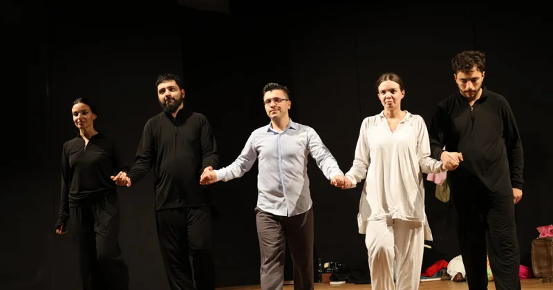 Gürcüstandakı Azərbaycan teatrı ötən il 10 tamaşa hazırlayıb