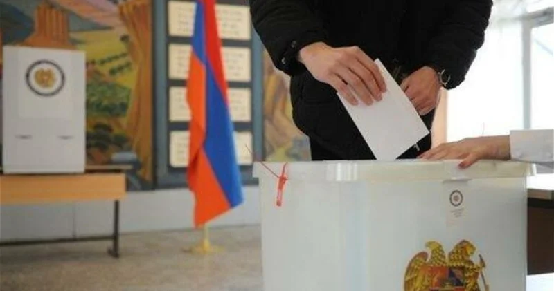 Сильная Армения предлагает организовать новые выборы или провести второй тур