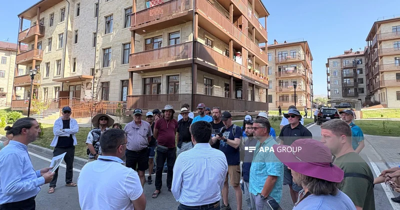 Международным путешественникам в Джабраиле показали масштабы восстановления ФОТО ВИДЕО