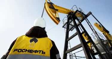 МЭА: экспорт нефти из России упал до пятилетнего минимума