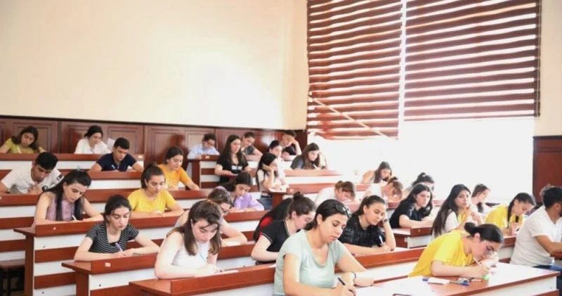 Tələbələr universitet və ixtisaslarını necə dəyişə bilərlər?
