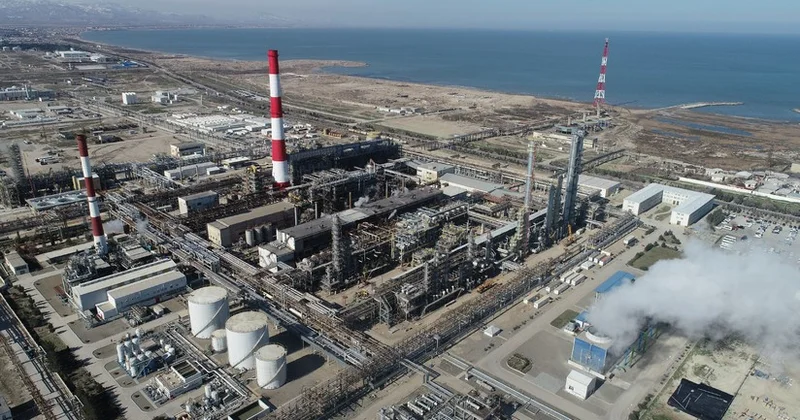SOCAR приостановил работу двух заводов в Сумгайыте