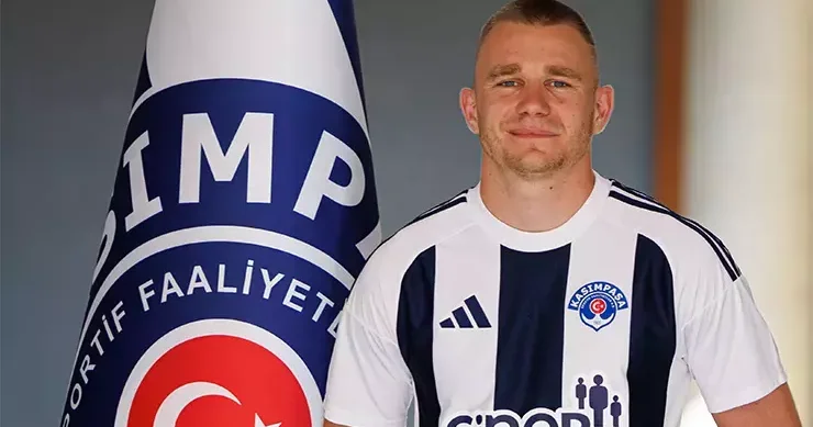 Fənər in sabiq müdafiəçisi Türkiyəyə qayıtdı