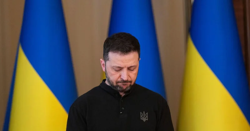 Zelenski korrupsioner avtoritarizm də ittiham olunur