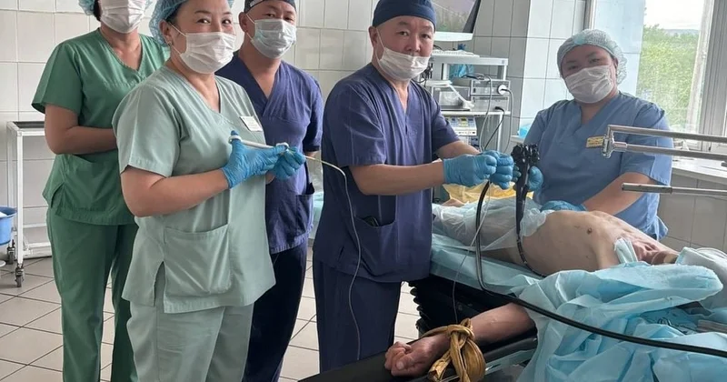Уникальный случай: из желудка пациента извлекли 27 зажигалок и монету ФОТО