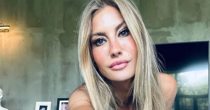 Çağla Şıkel: Ac olanda daha xoşbəxt oluram