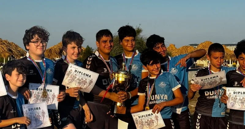 “Dunya Warriors” ardıcıl üçüncü titulunu qazandı FOTO