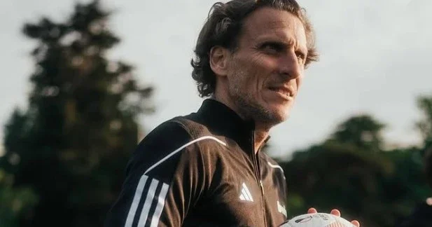 Uruqvayda yeni baş məşqçi: Dieqo Forlan millidə