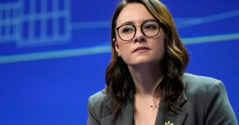 Ukrayna hökumətində kadr dəyişiklikləri: Zelenski baş naziri istefaya göndərir