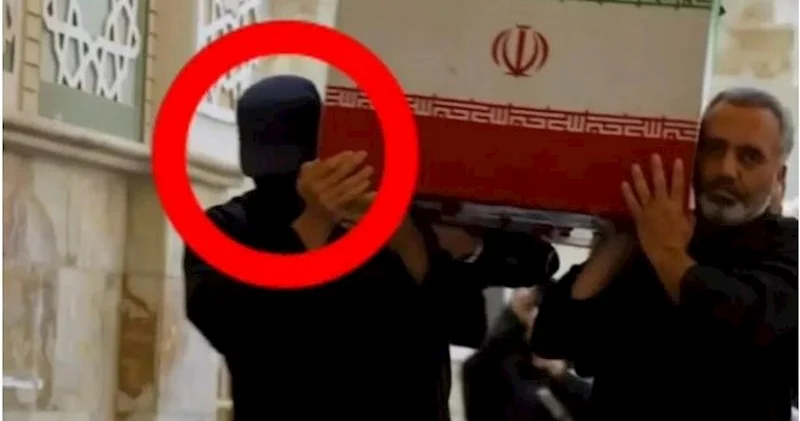 Xameneinin dəfnindəki “sirli şəxs”in kim olduğu açıqlandı Video