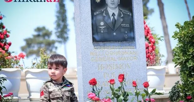 Üç yaşlı Polad Həşimov... FOTO